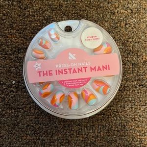 NWT Olive & June Press Ons